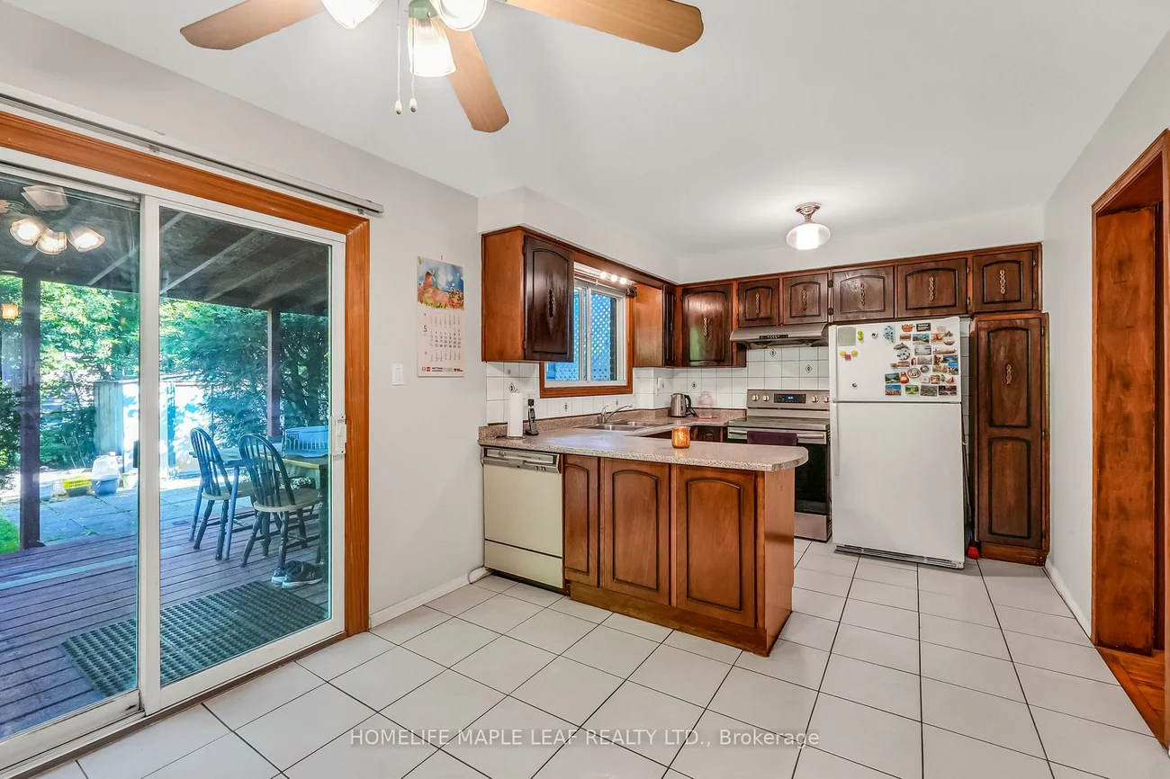 14, Manitou, Central Park, Brampton