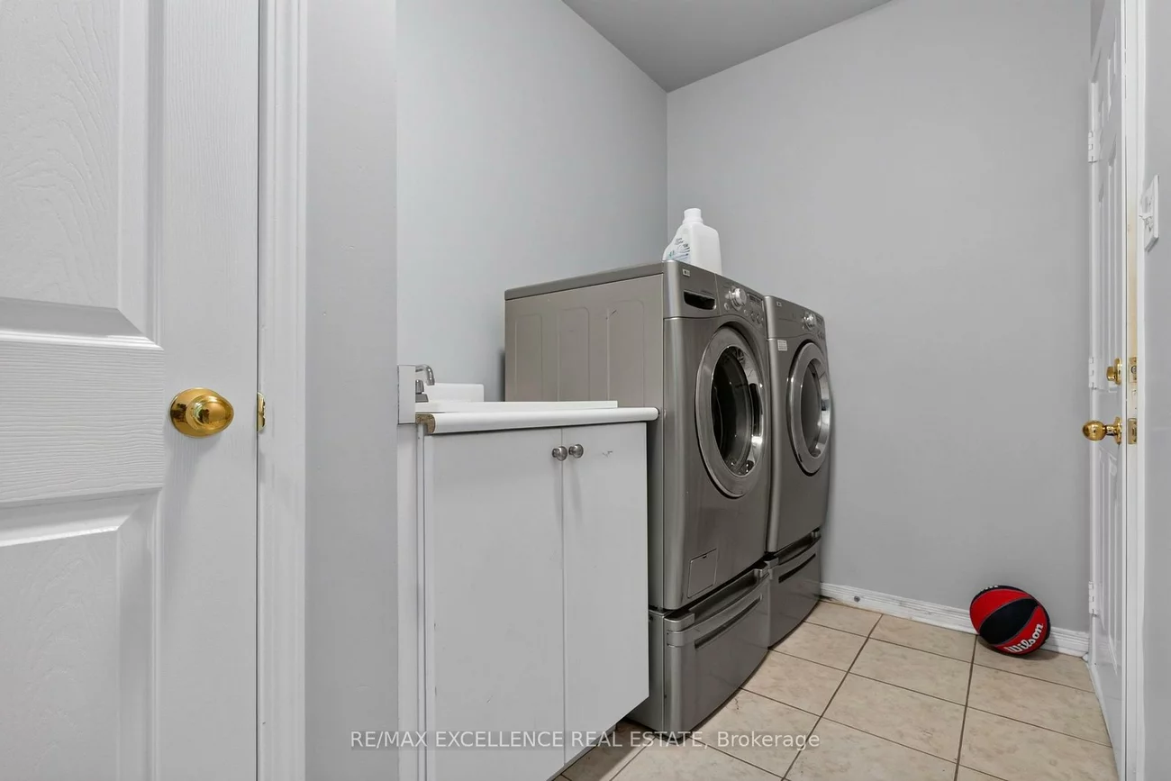 12, Summitgreen, Sandringham-Wellington, Brampton