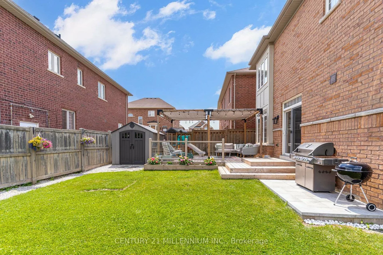 36, Platform, Northwest Brampton, Brampton