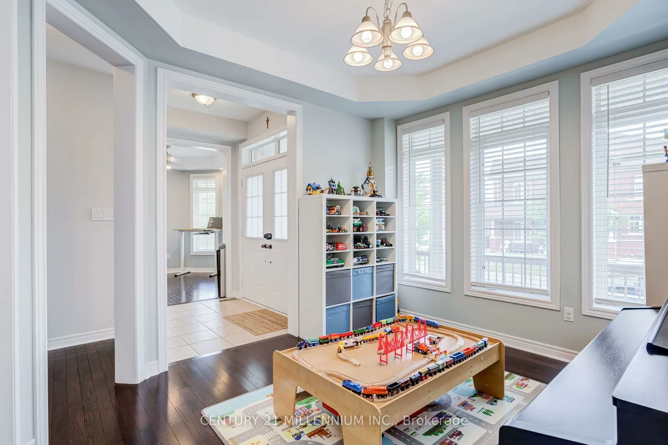 36, Platform, Northwest Brampton, Brampton