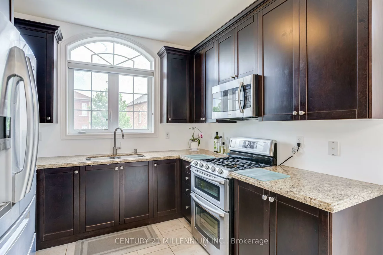 36, Platform, Northwest Brampton, Brampton
