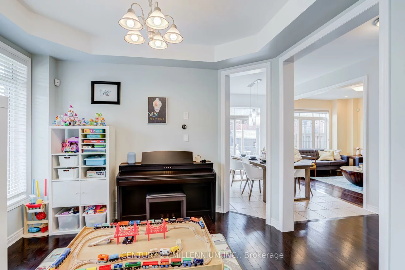 36, Platform, Northwest Brampton, Brampton