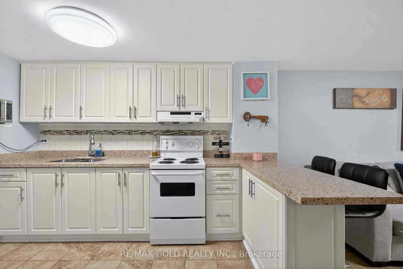 36, Belmont, Avondale, Brampton