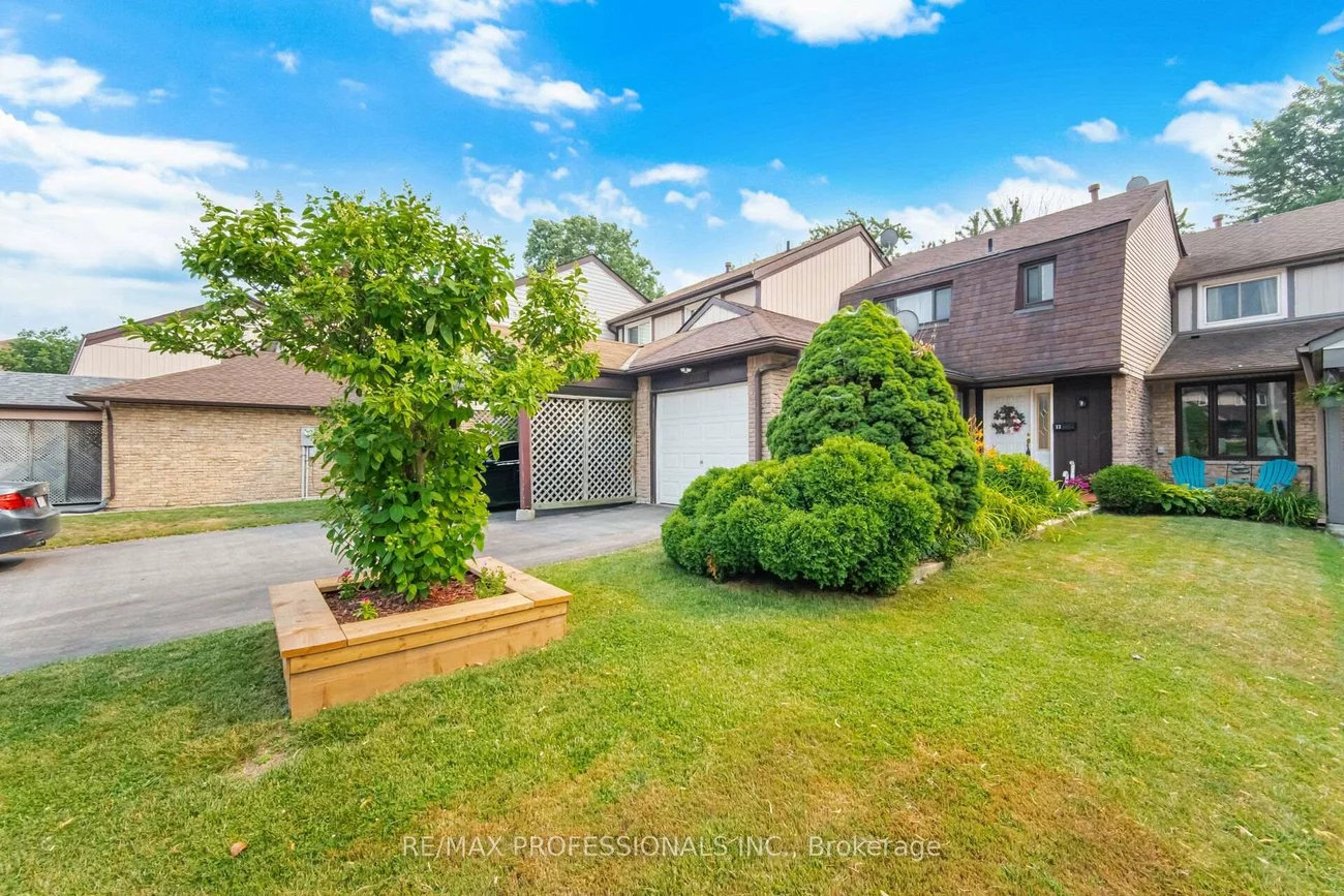 22, Pontiac, Heart Lake West, Brampton