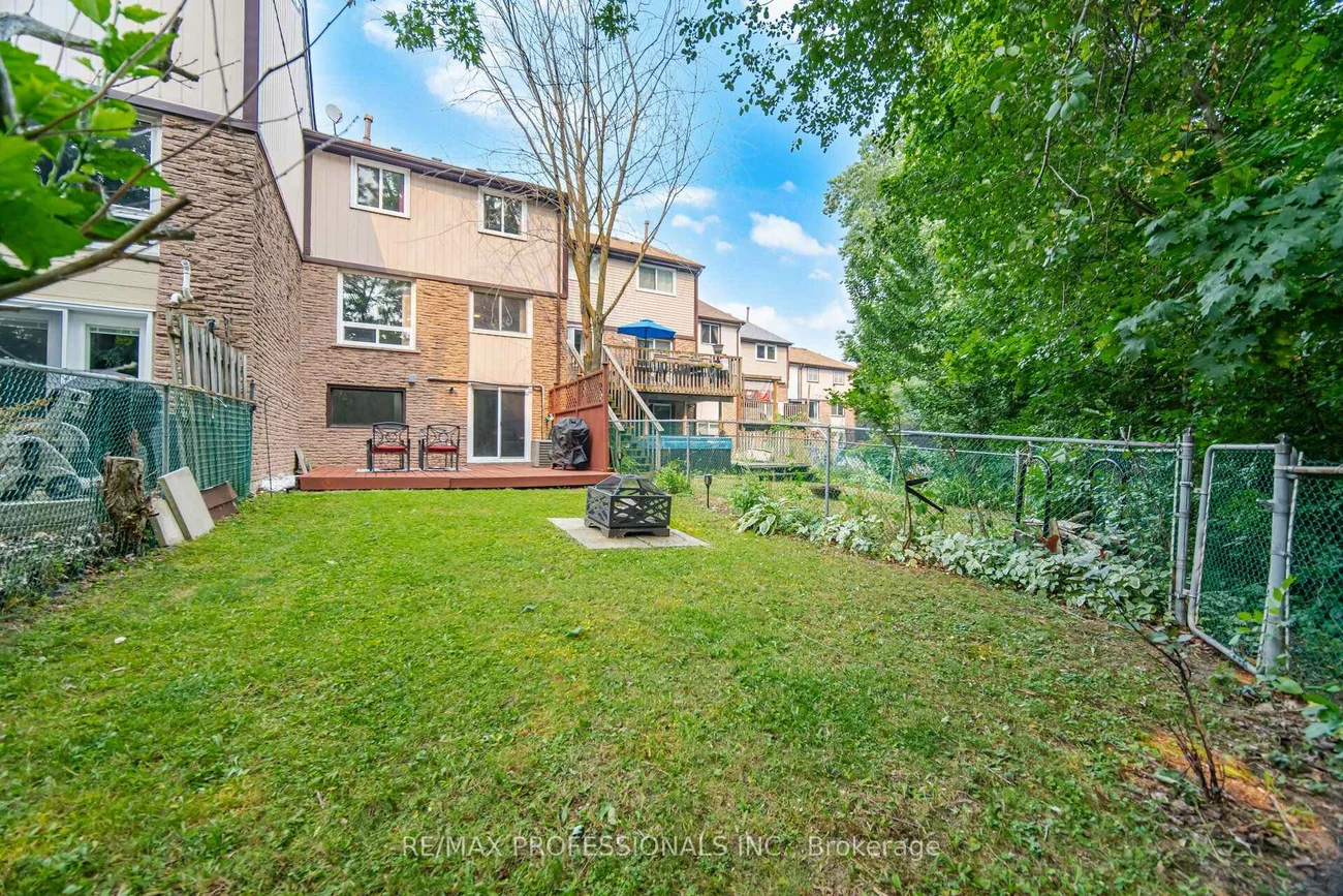 22, Pontiac, Heart Lake West, Brampton