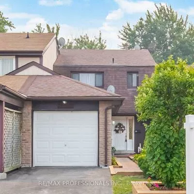 22, Pontiac, Heart Lake West, Brampton