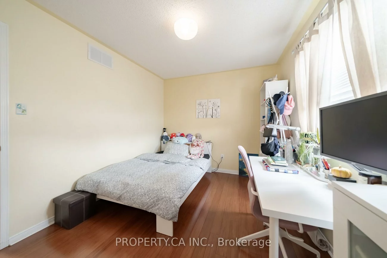 72, Desert Sand, Sandringham-Wellington, Brampton