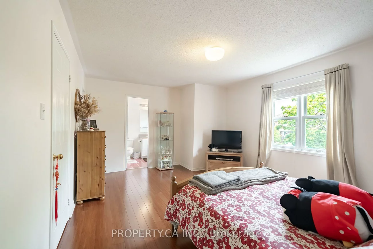 72, Desert Sand, Sandringham-Wellington, Brampton