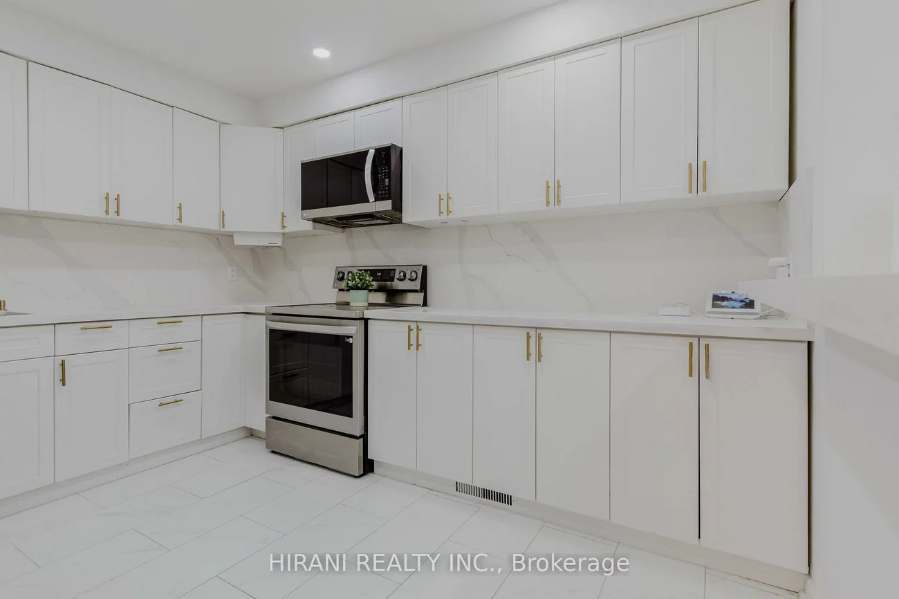 75, Royal Salisbury, Madoc, Brampton