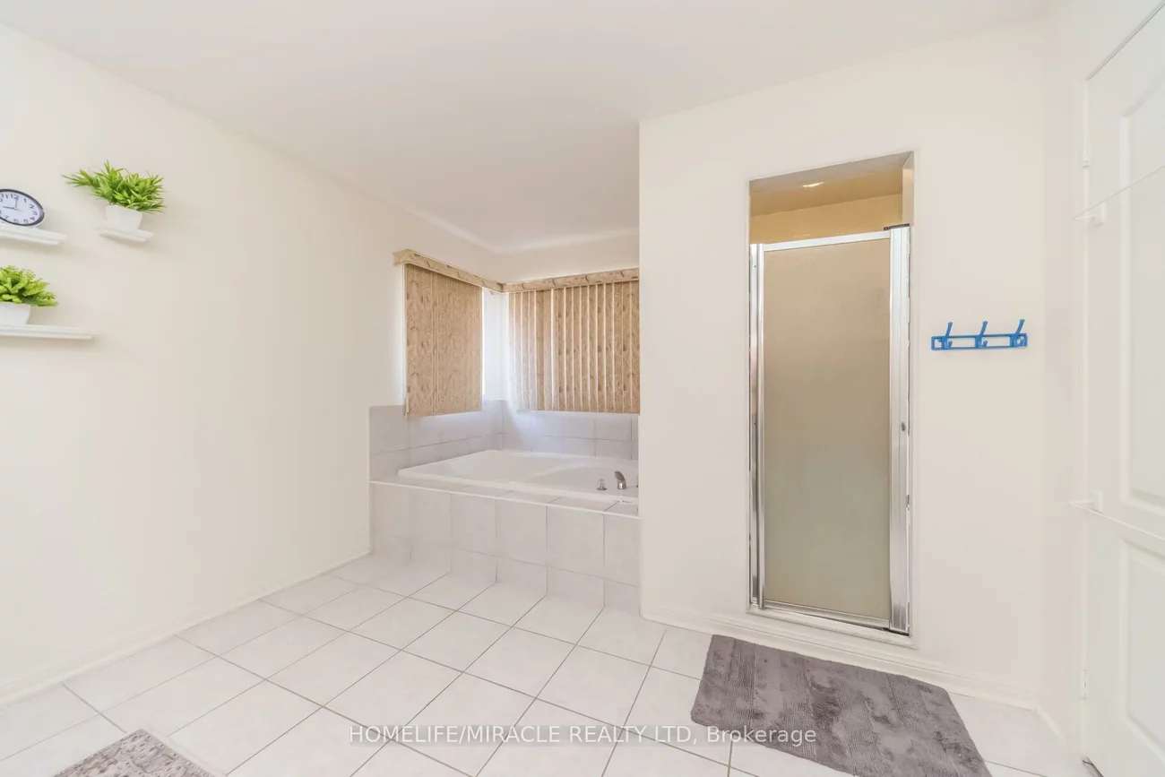32, Gold Tree, Sandringham-Wellington, Brampton