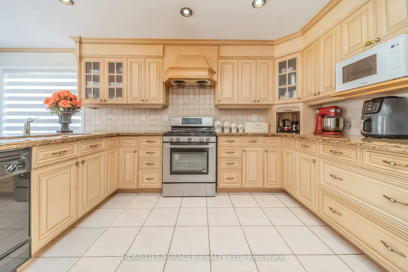 32, Gold Tree, Sandringham-Wellington, Brampton