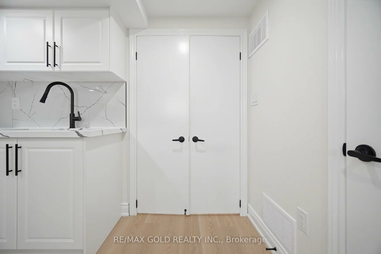 8, Athlone, Avondale, Brampton