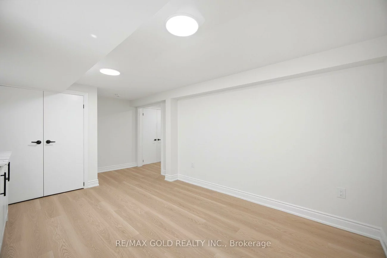 8, Athlone, Avondale, Brampton