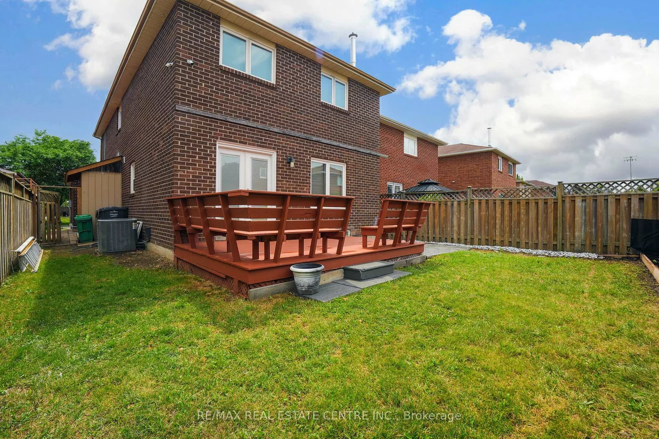 15, Donna, Heart Lake West, Brampton