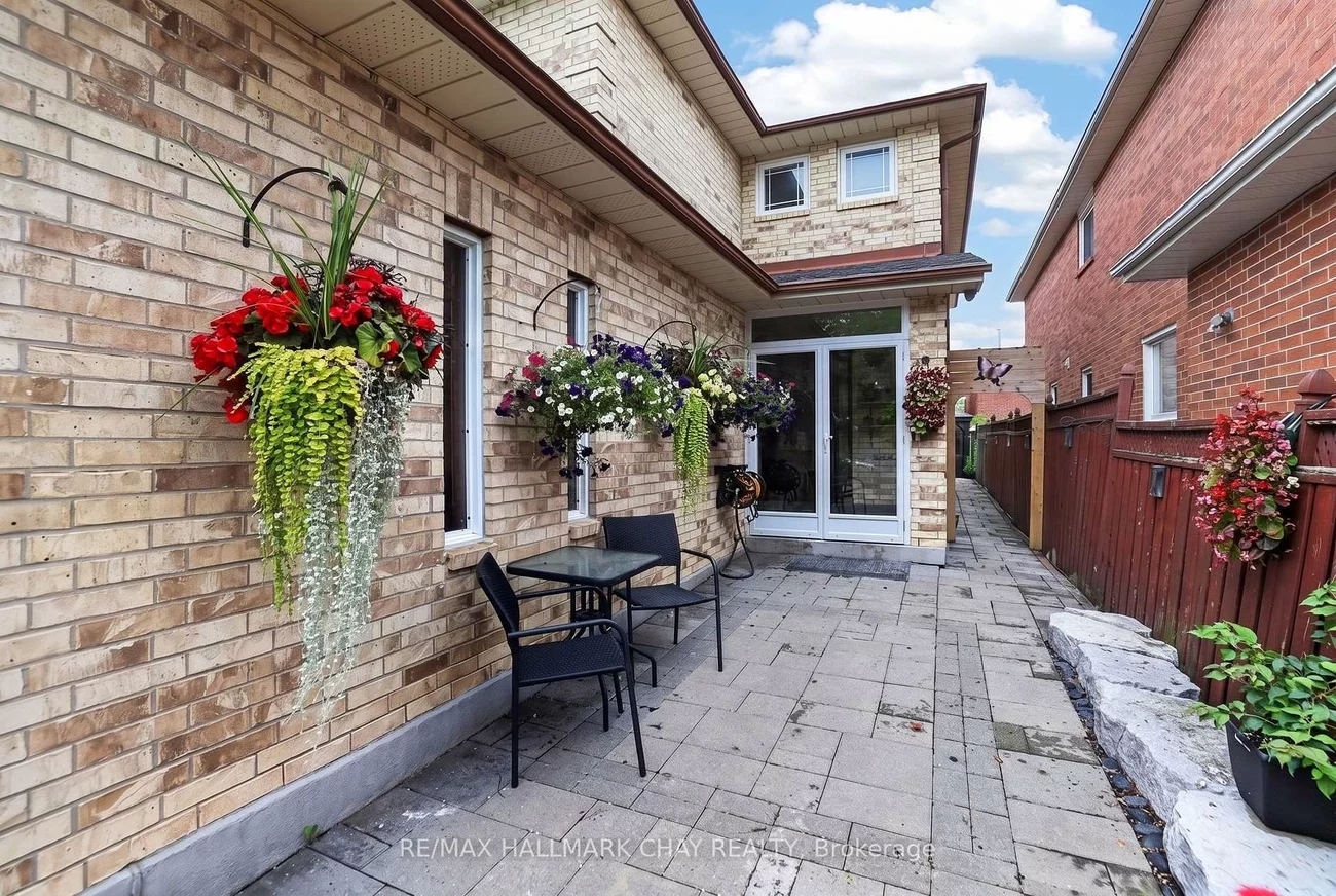 76, Donna, Brampton West, Brampton