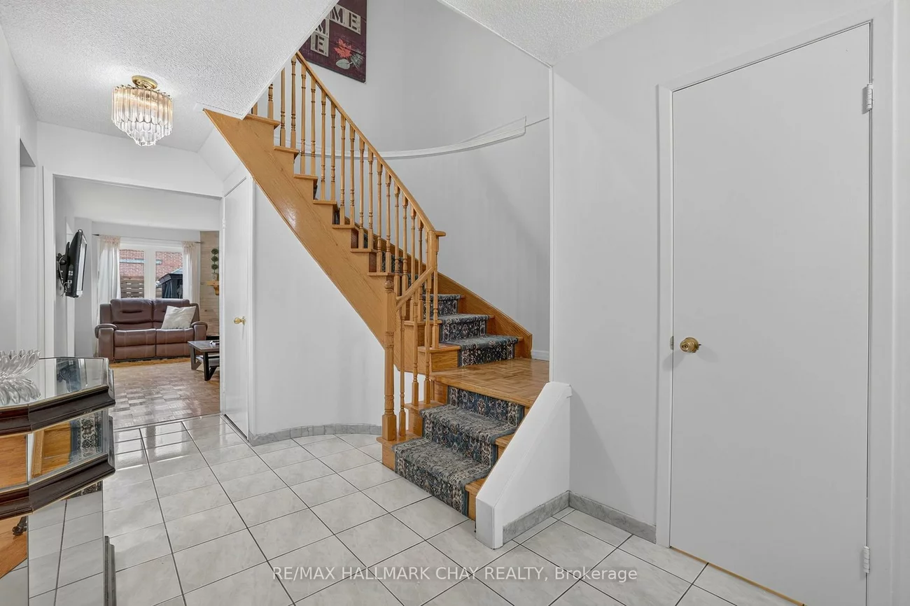 76, Donna, Brampton West, Brampton