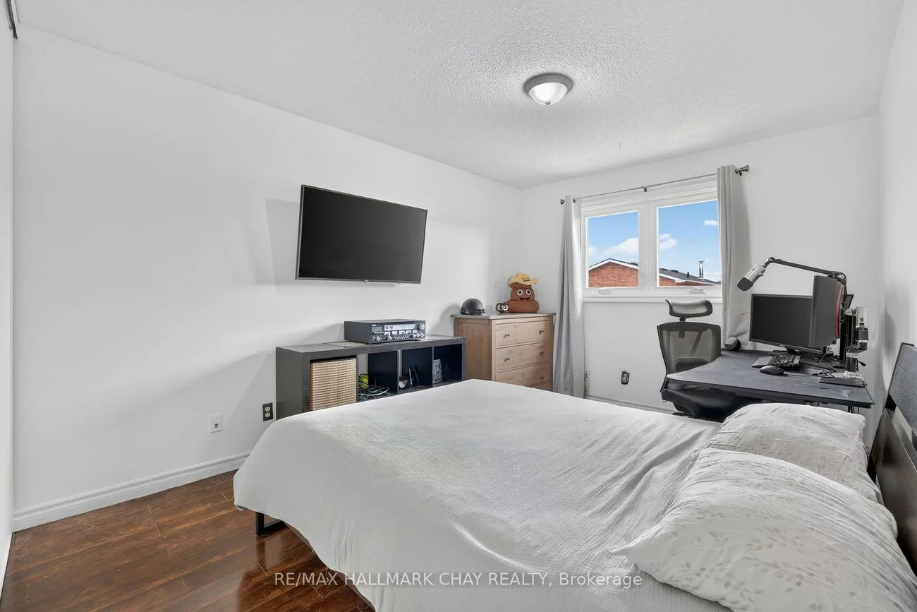 76, Donna, Brampton West, Brampton