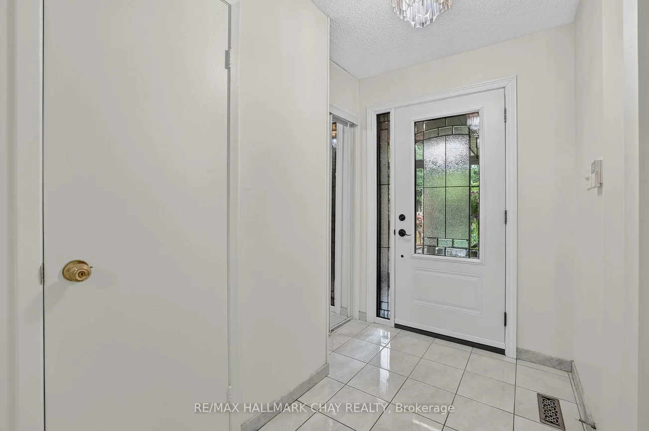 76, Donna, Brampton West, Brampton