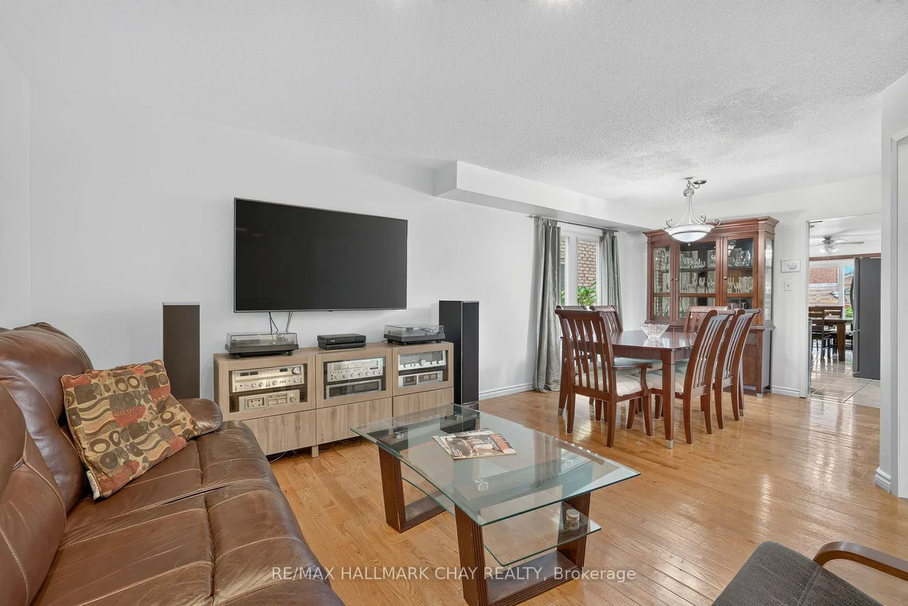 76, Donna, Brampton West, Brampton