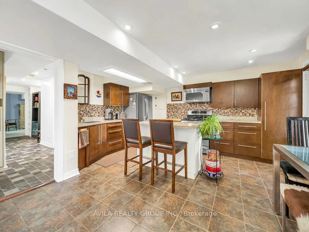 104, Southlake, Madoc, Brampton
