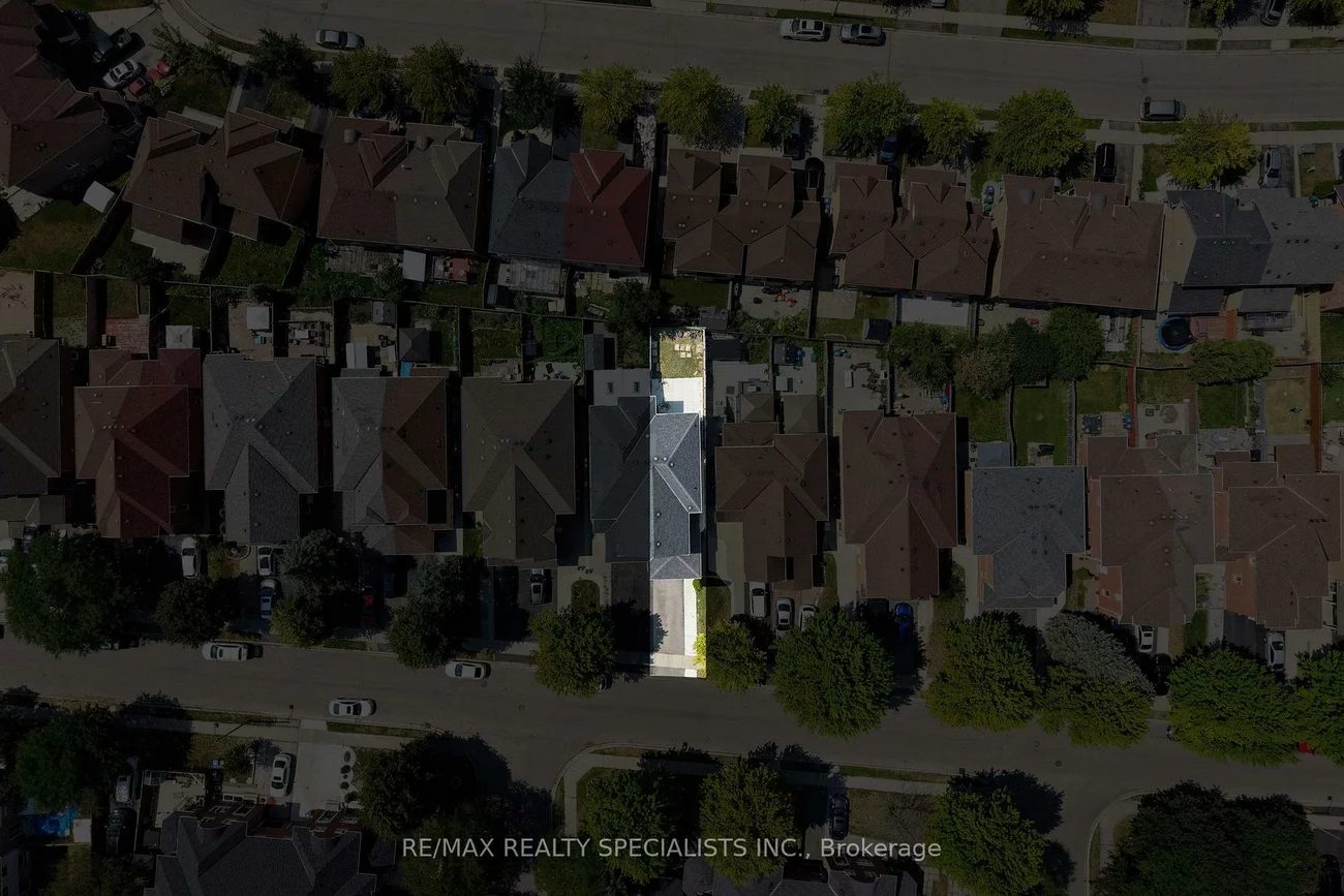 45, Clover Bloom, Sandringham-Wellington, Brampton