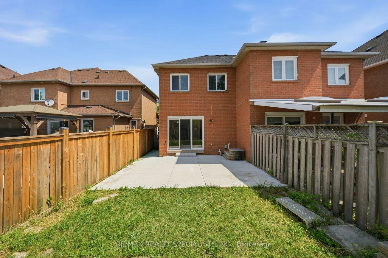 45, Clover Bloom, Sandringham-Wellington, Brampton