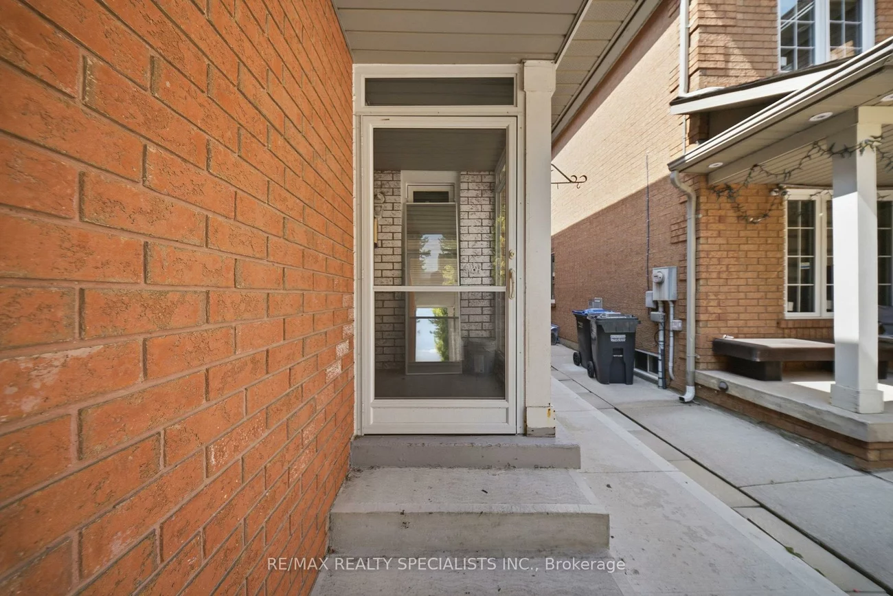 45, Clover Bloom, Sandringham-Wellington, Brampton