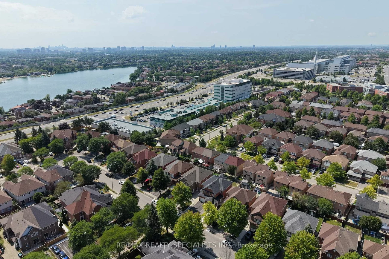 45, Clover Bloom, Sandringham-Wellington, Brampton