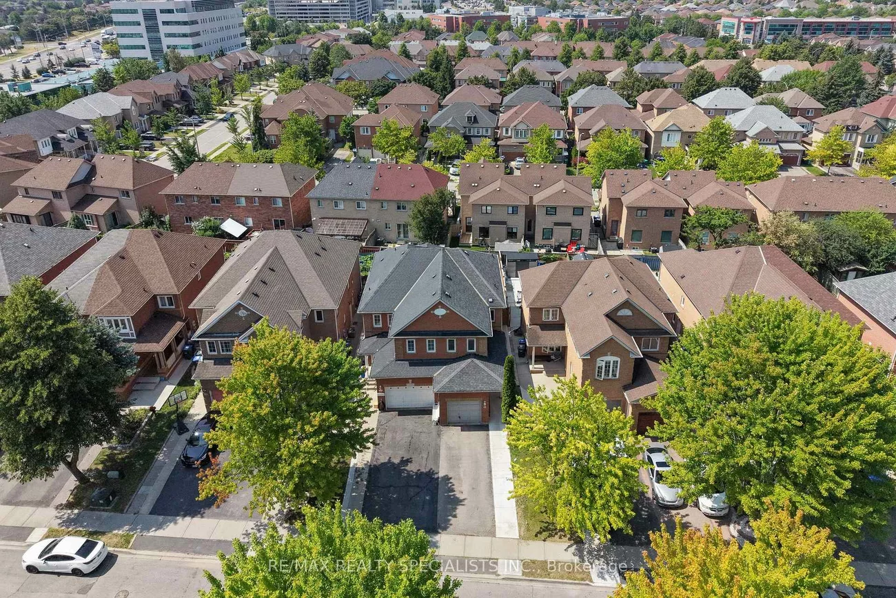 45, Clover Bloom, Sandringham-Wellington, Brampton
