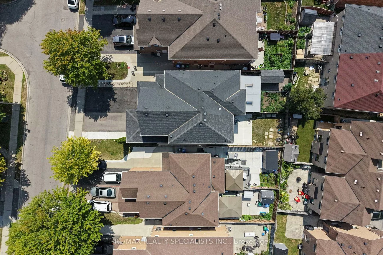 45, Clover Bloom, Sandringham-Wellington, Brampton