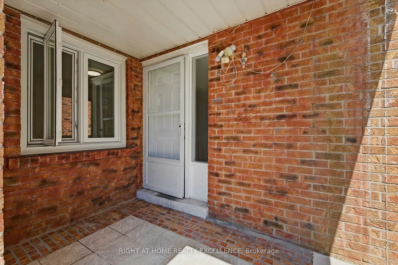 10, Banting, Fletcher's West, Brampton