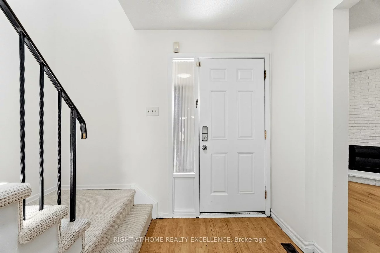 10, Banting, Fletcher's West, Brampton