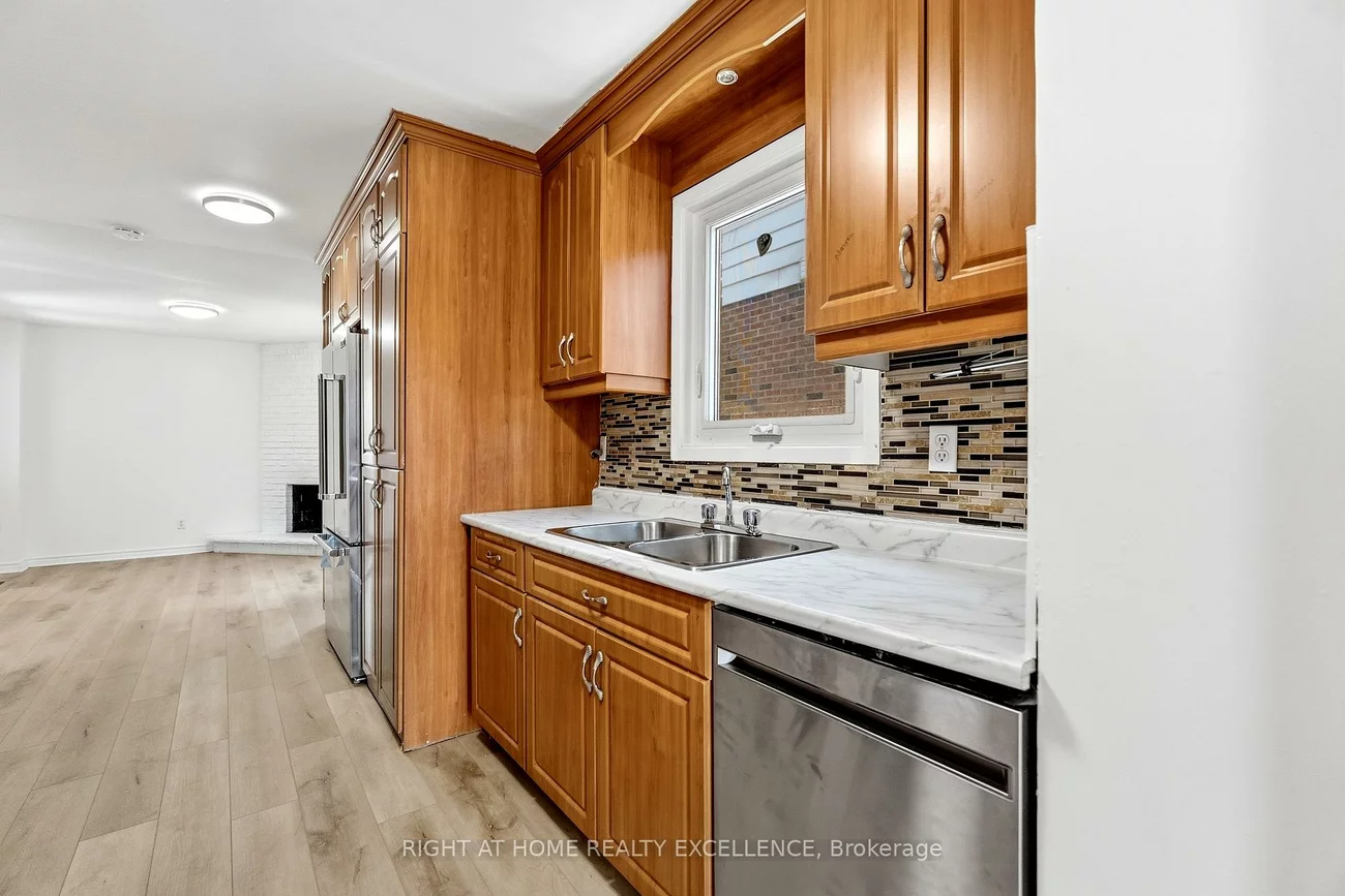 10, Banting, Fletcher's West, Brampton
