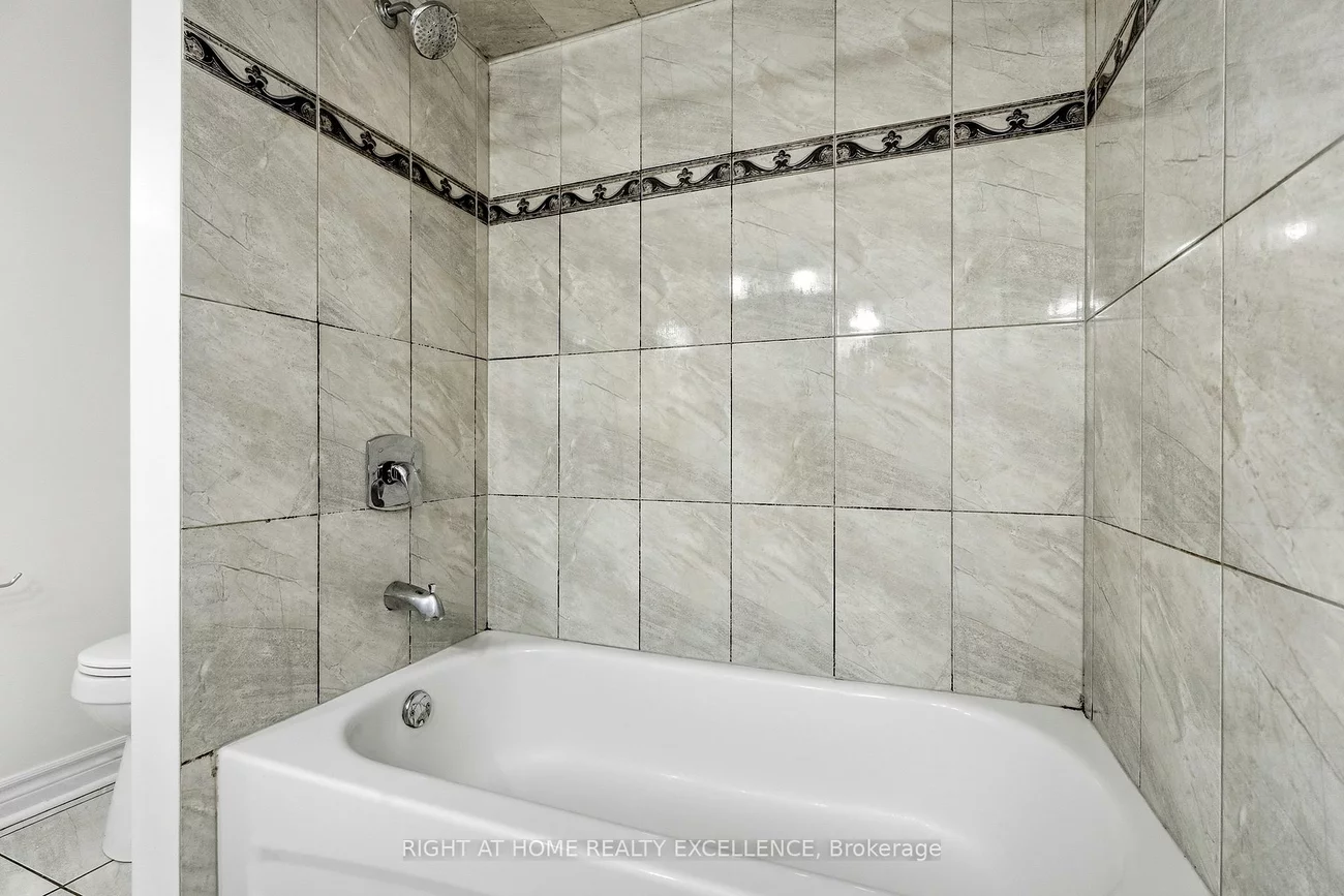 10, Banting, Fletcher's West, Brampton