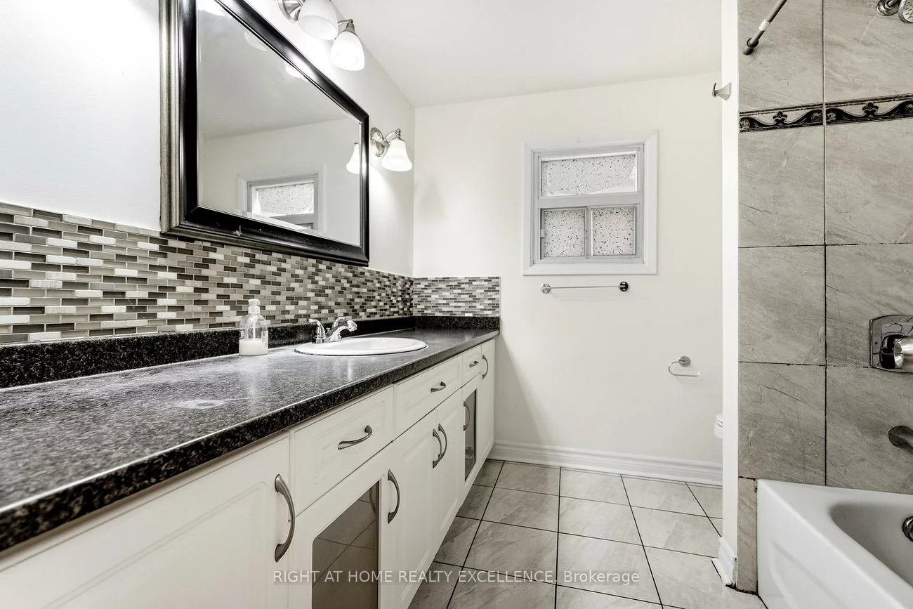 10, Banting, Fletcher's West, Brampton