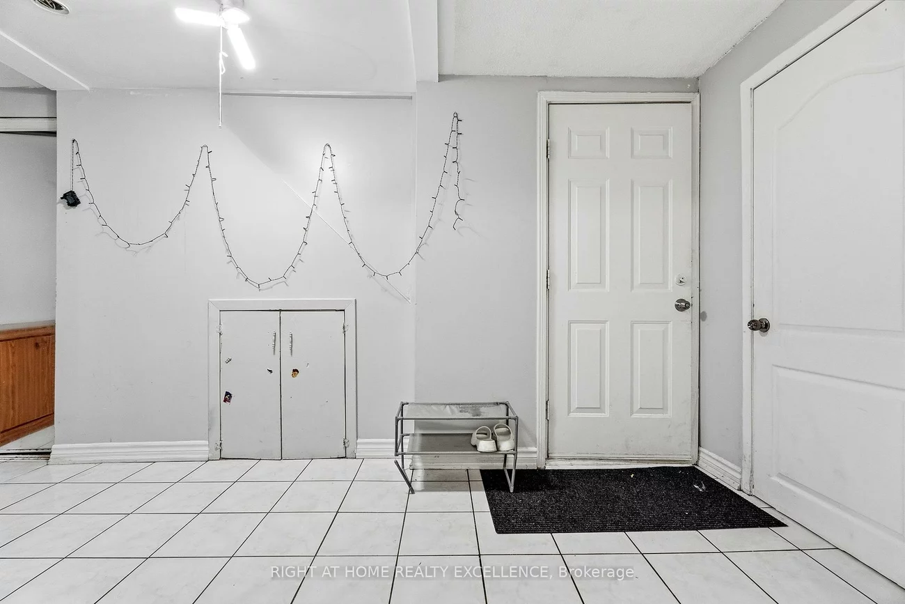 10, Banting, Fletcher's West, Brampton