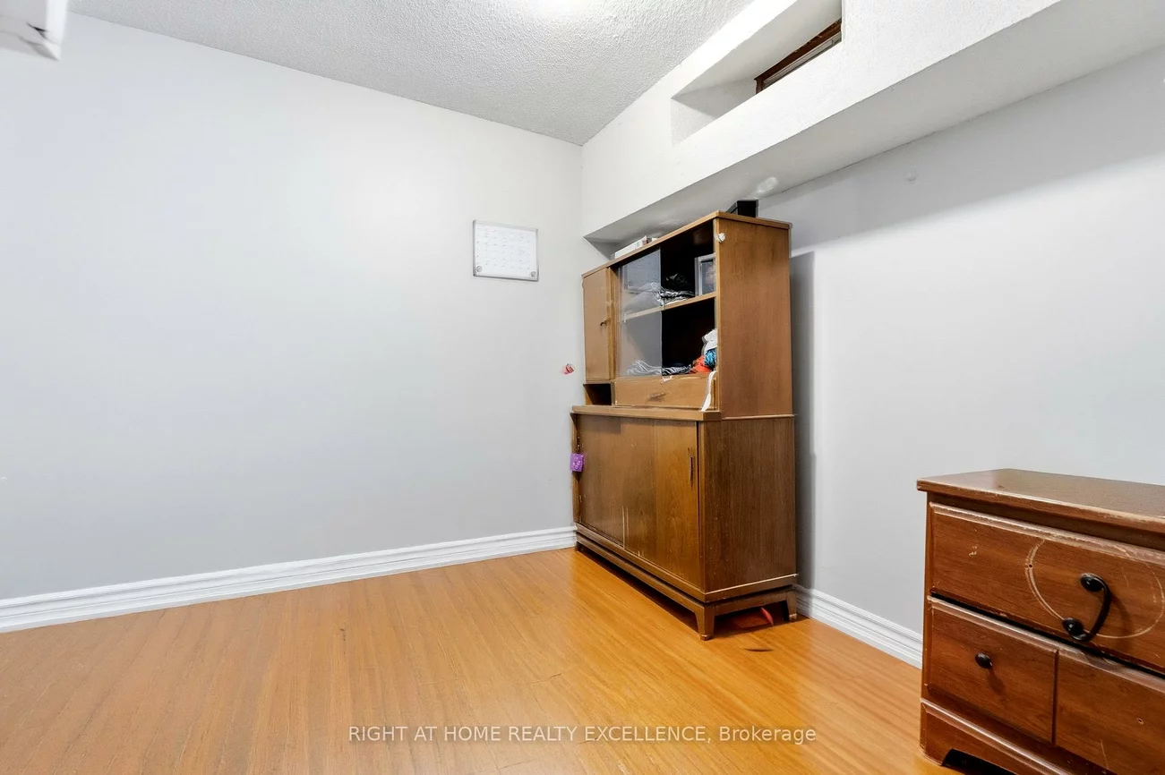 10, Banting, Fletcher's West, Brampton