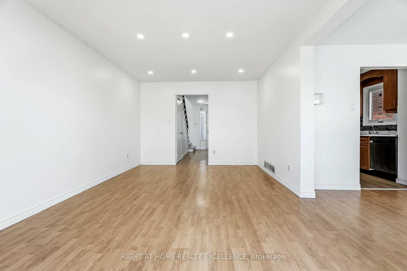 10, Banting, Fletcher's West, Brampton