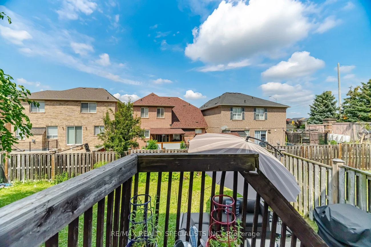 32, Magnificent, Vales of Castlemore, Brampton