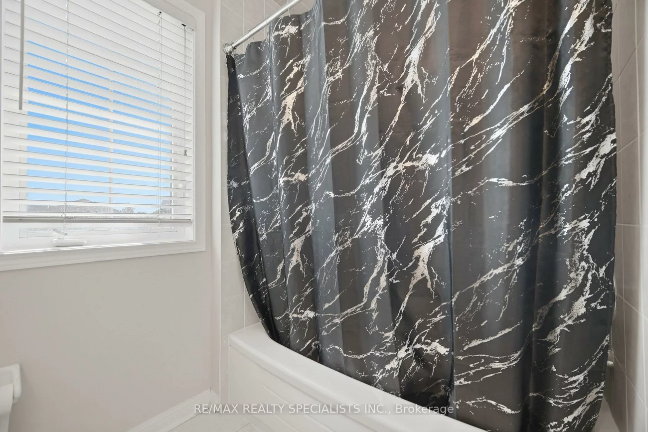 32, Magnificent, Vales of Castlemore, Brampton
