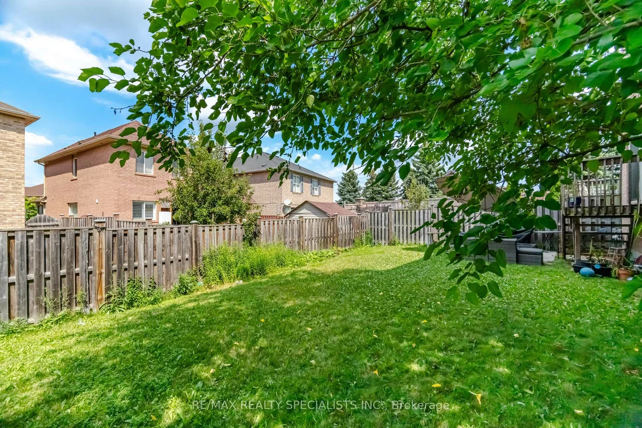32, Magnificent, Vales of Castlemore, Brampton