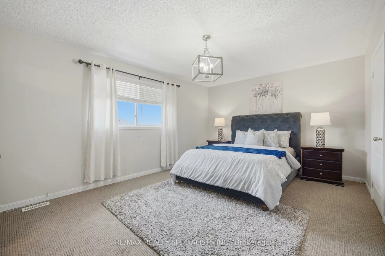 32, Magnificent, Vales of Castlemore, Brampton
