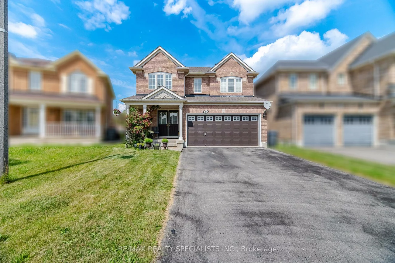 32, Magnificent, Vales of Castlemore, Brampton