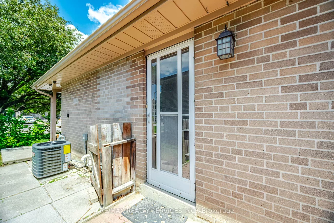15, Ferndale, Brampton East, Brampton