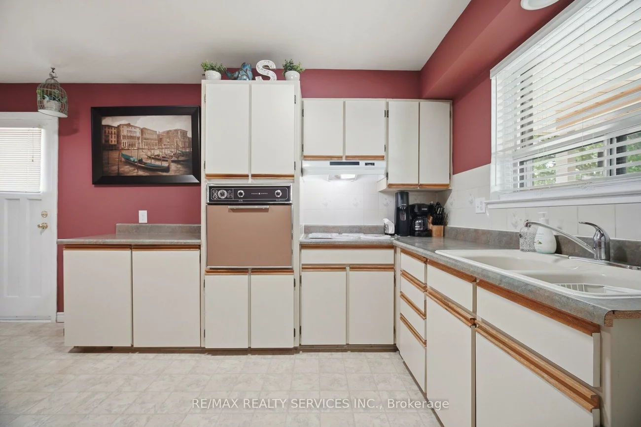 15, Ferndale, Brampton East, Brampton