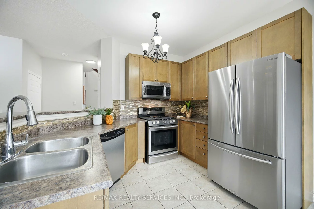 16, Lagrotto, Madoc, Brampton