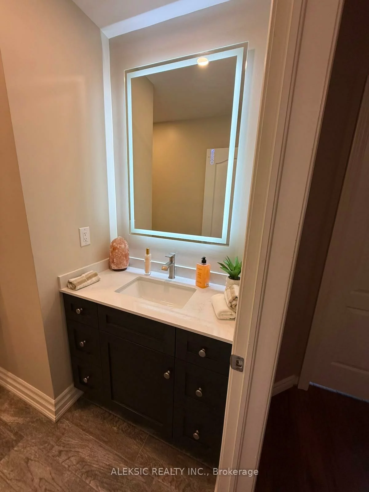 33, Hillpath, Snelgrove, Brampton