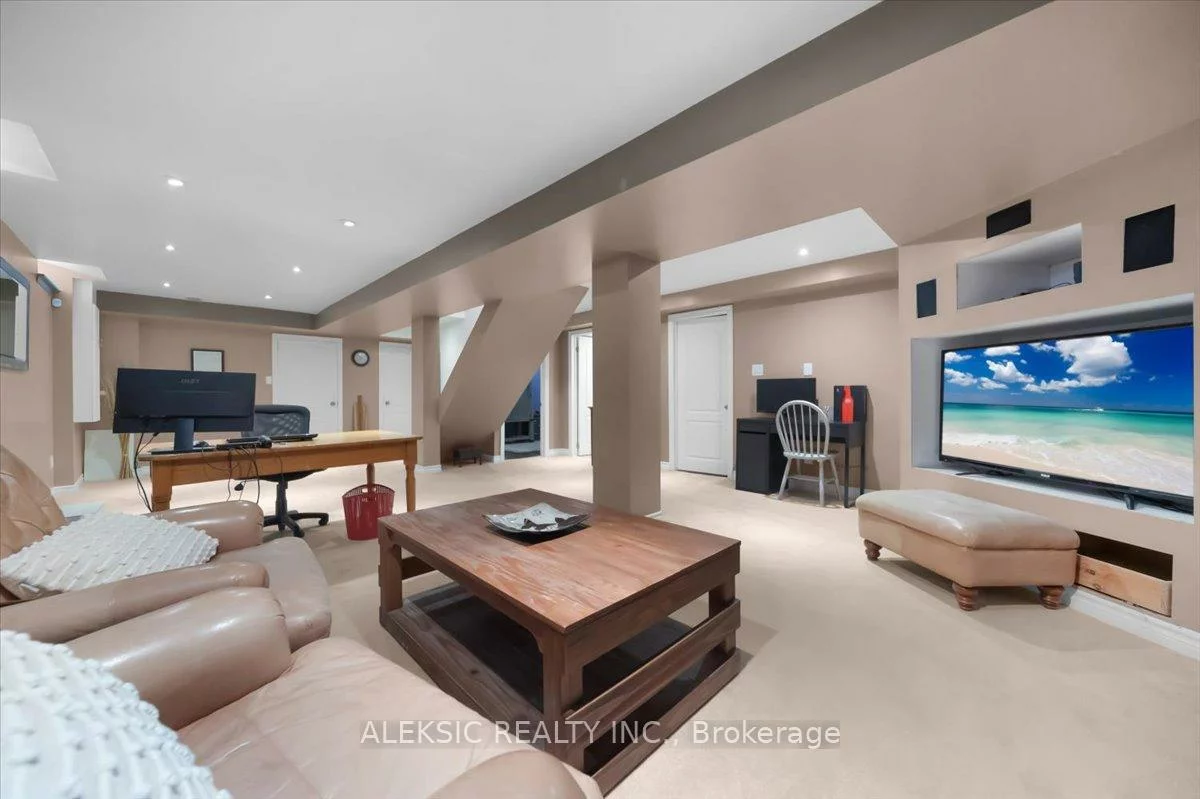 33, Hillpath, Snelgrove, Brampton