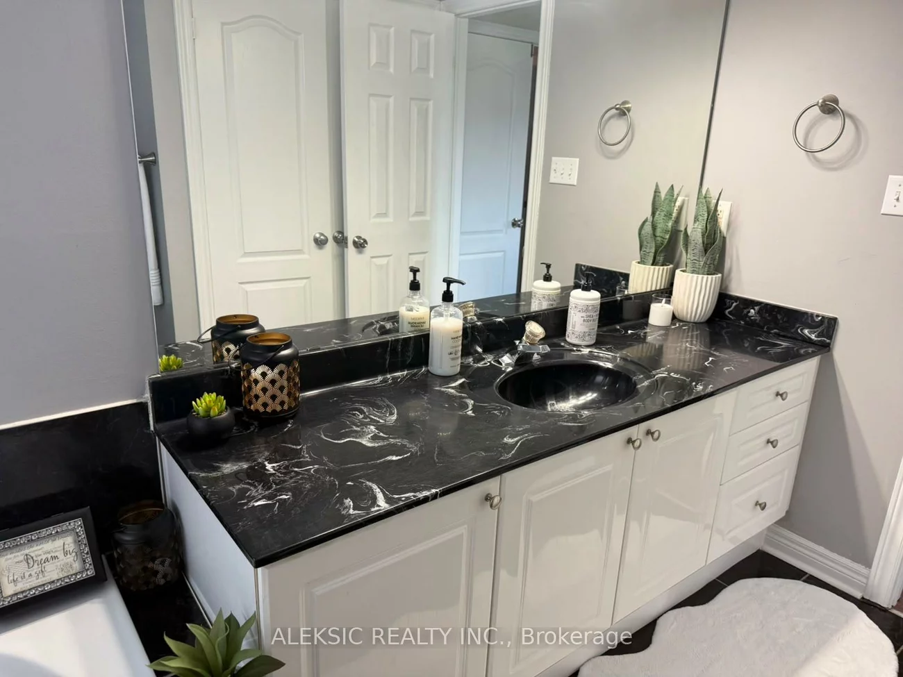 33, Hillpath, Snelgrove, Brampton