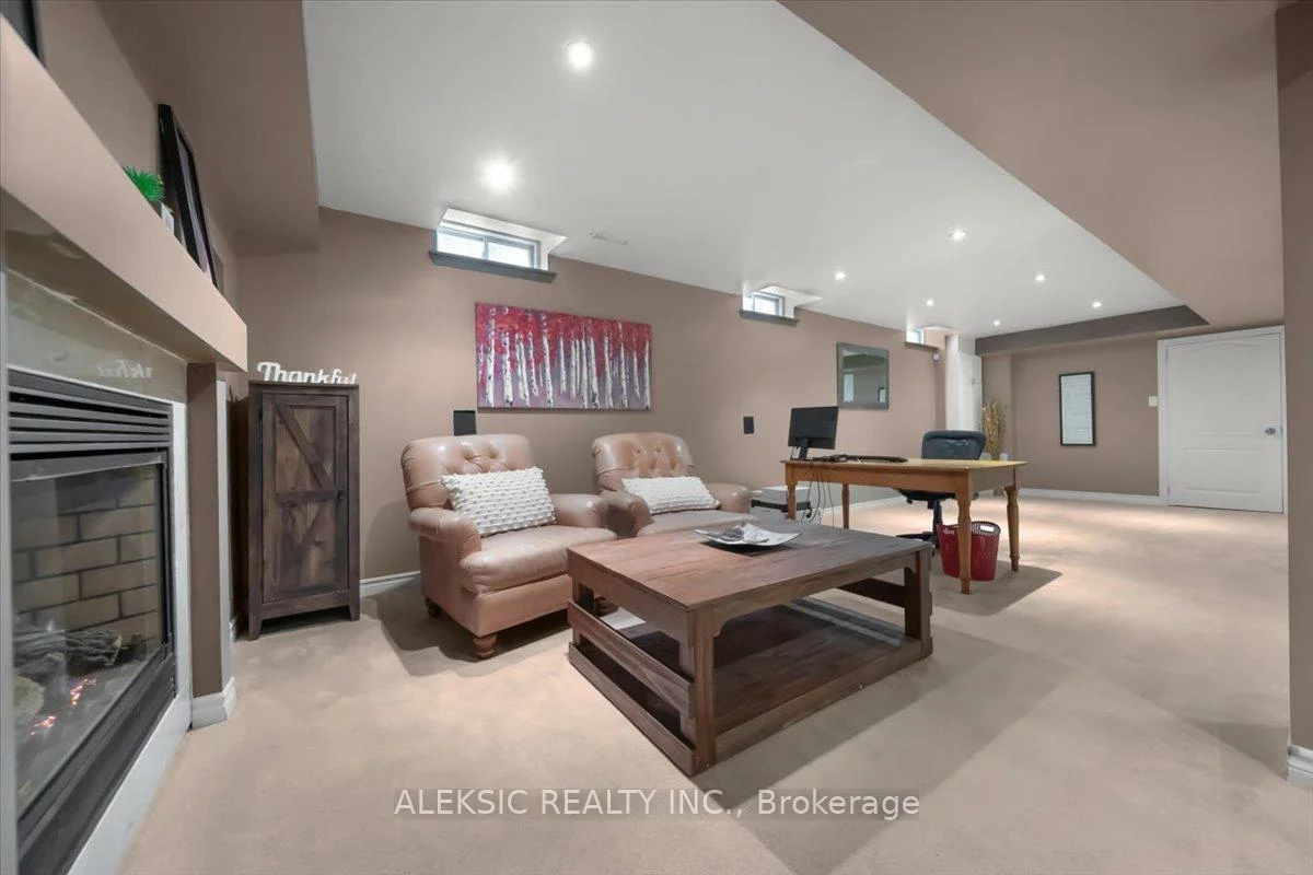 33, Hillpath, Snelgrove, Brampton